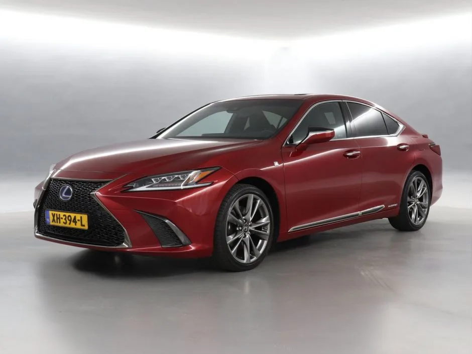 Lexus ES (2019) — foto 1