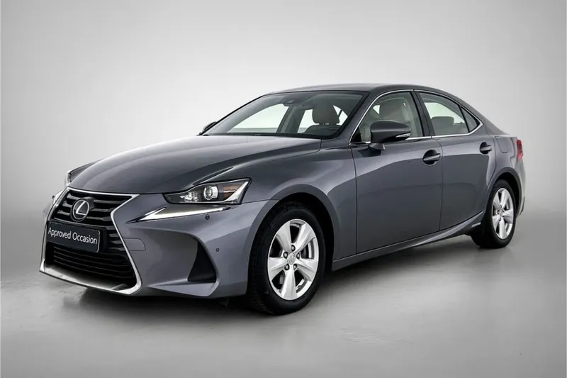 Lexus IS (2018)