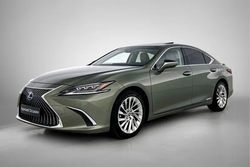 Lexus ES (2020)