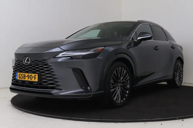 Lexus RX (2023)