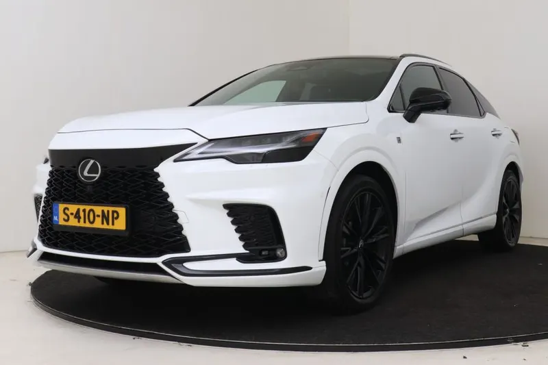 Lexus RX (2023)
