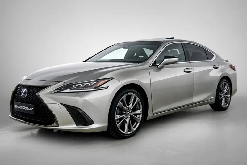 Lexus ES (2020)