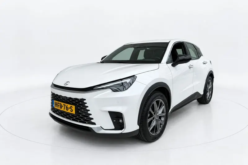 Lexus LBX (2025)