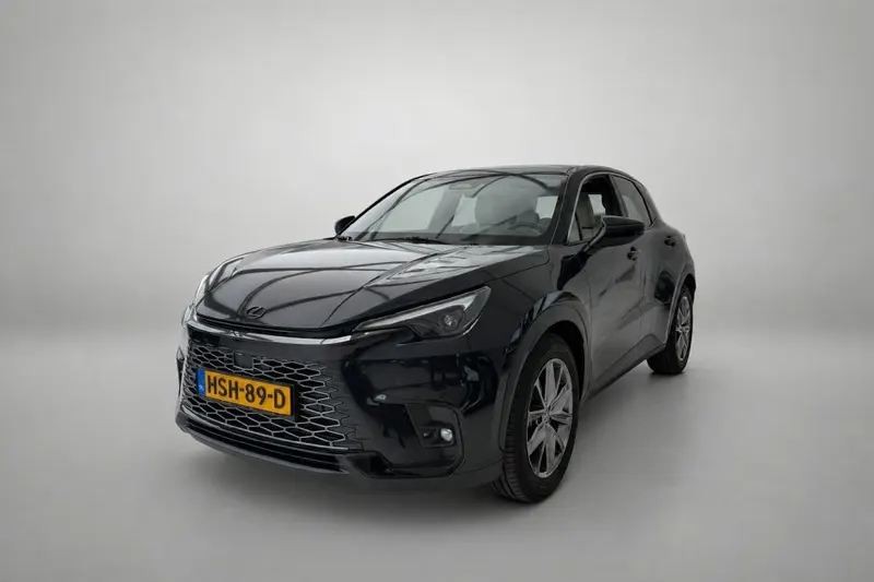 Lexus LBX (2025)