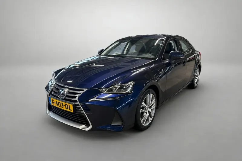 Lexus IS (2019)