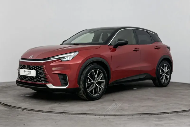 Lexus LBX (2024)