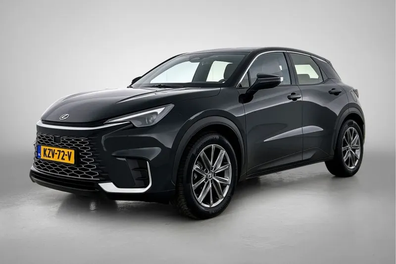 Lexus LBX (2025)