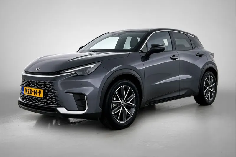 Lexus LBX (2025)