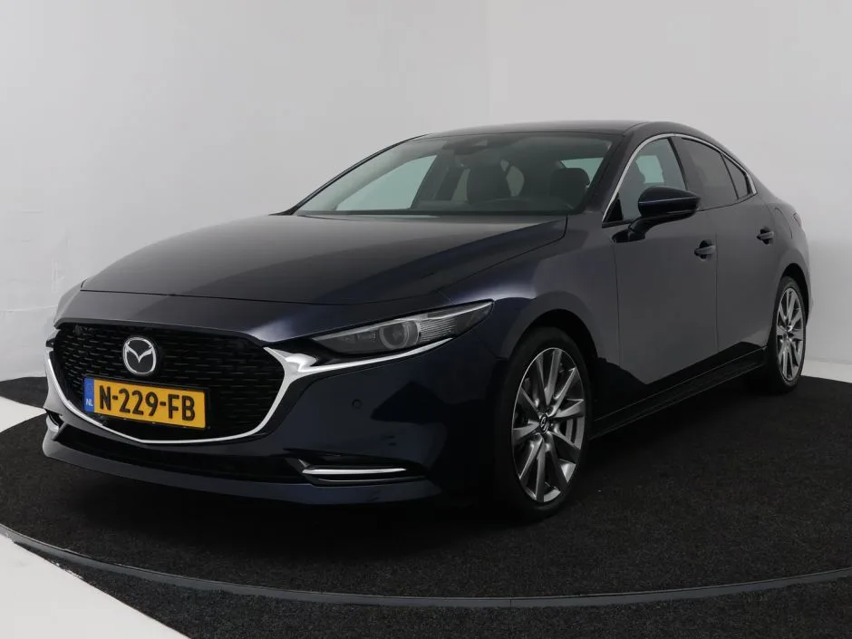 Mazda 3 (2021) — foto 1