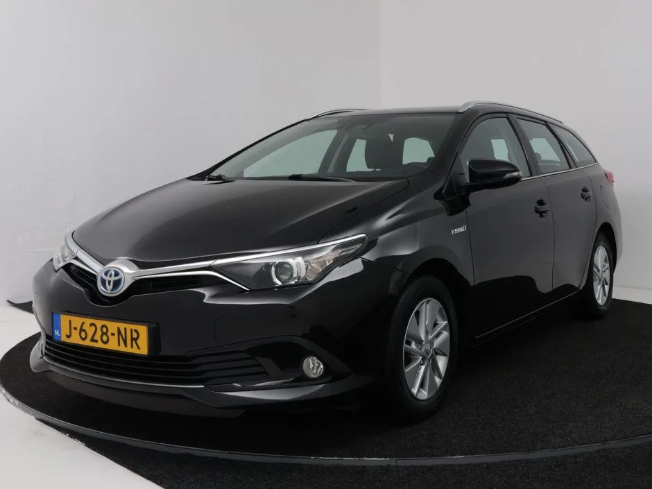 Toyota Auris (2018) — foto 1