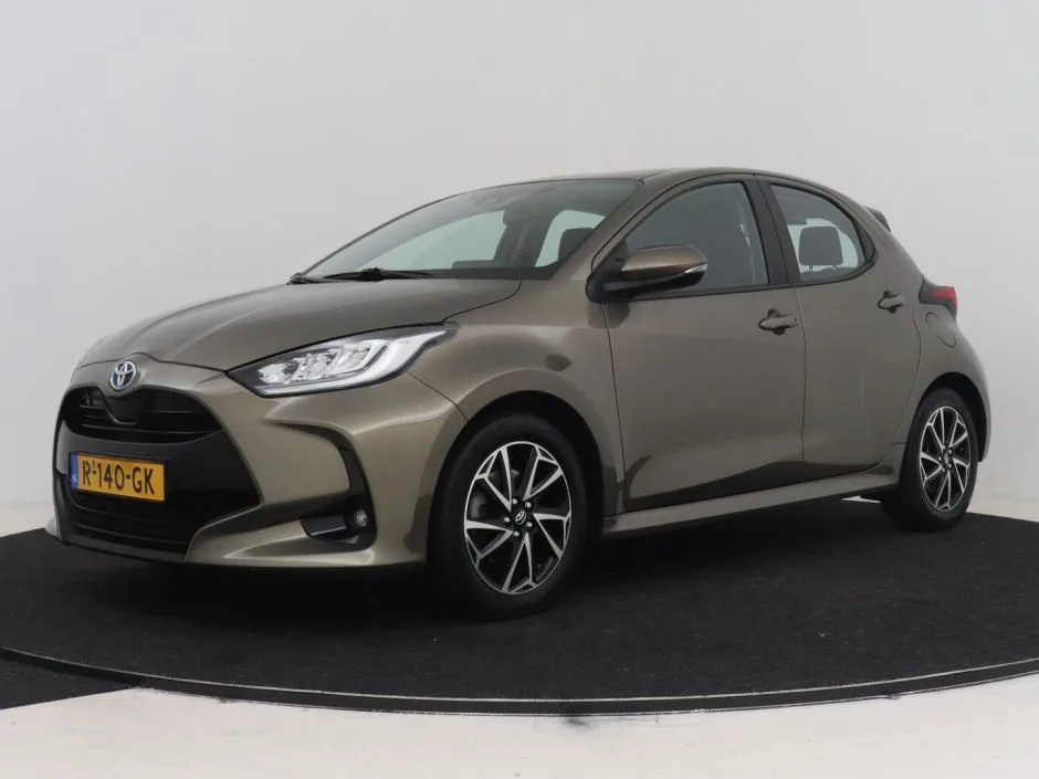 Toyota Yaris (2022) — foto 1