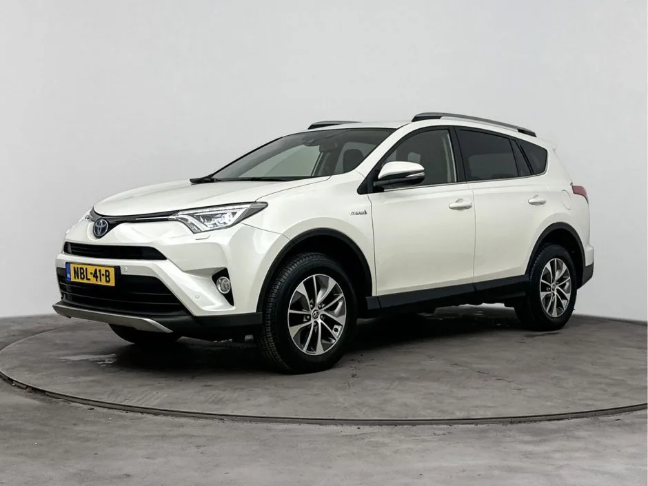 Toyota RAV4 (2017) — foto 1