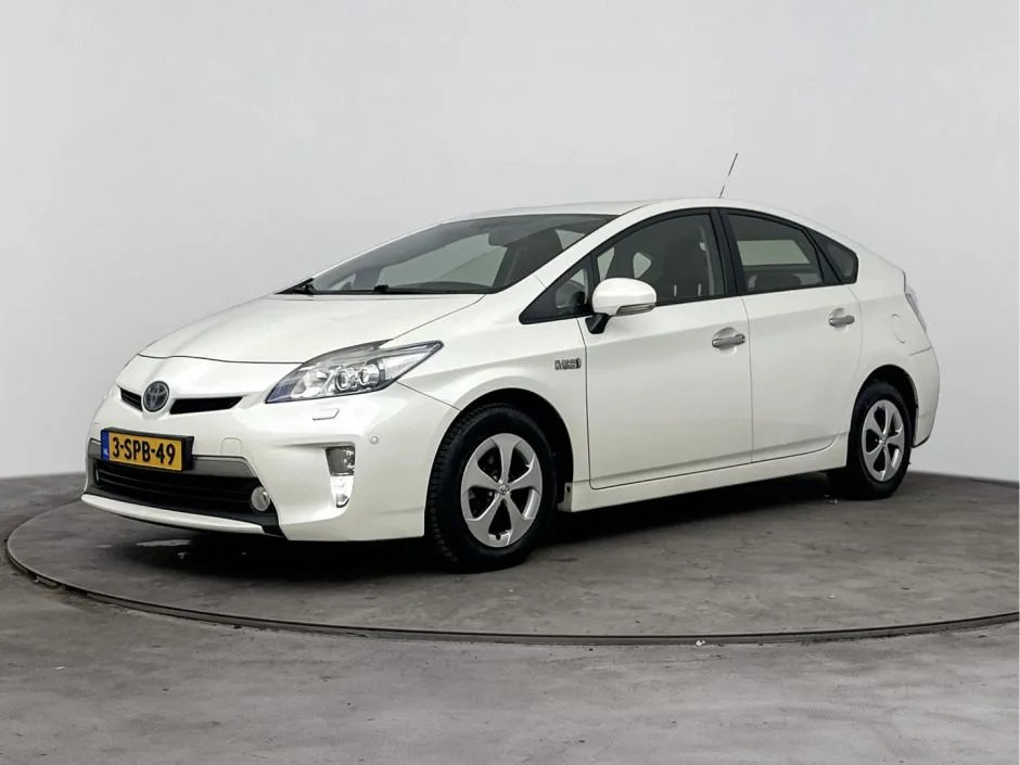 Toyota Prius (2013) — foto 1