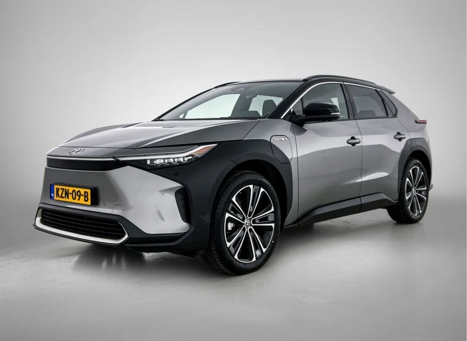 Toyota bZ4X (2025) — foto 1