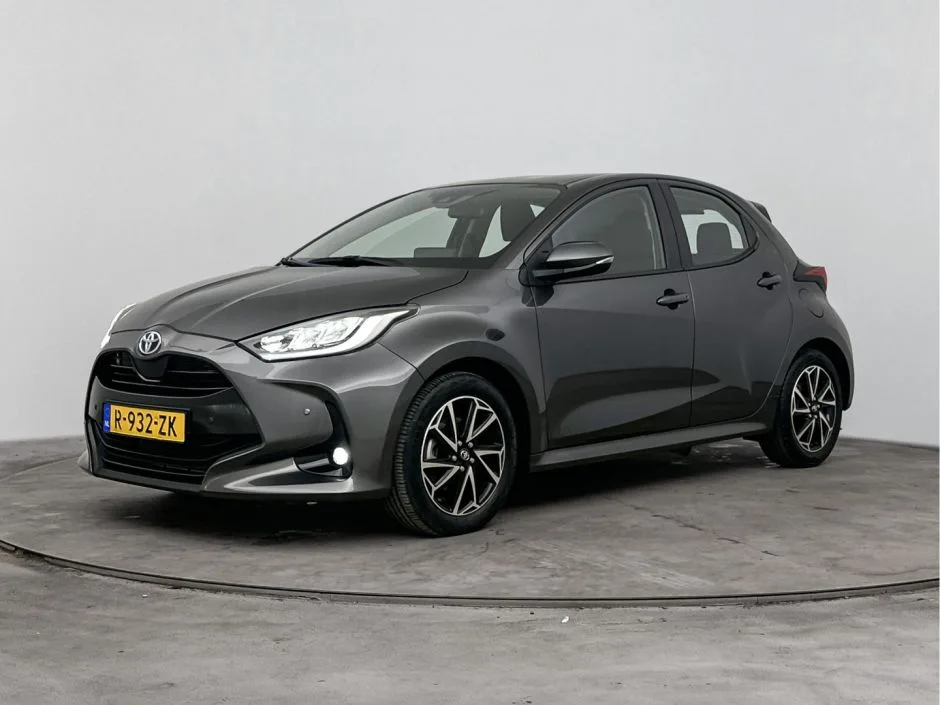 Toyota Yaris (2023) — foto 1