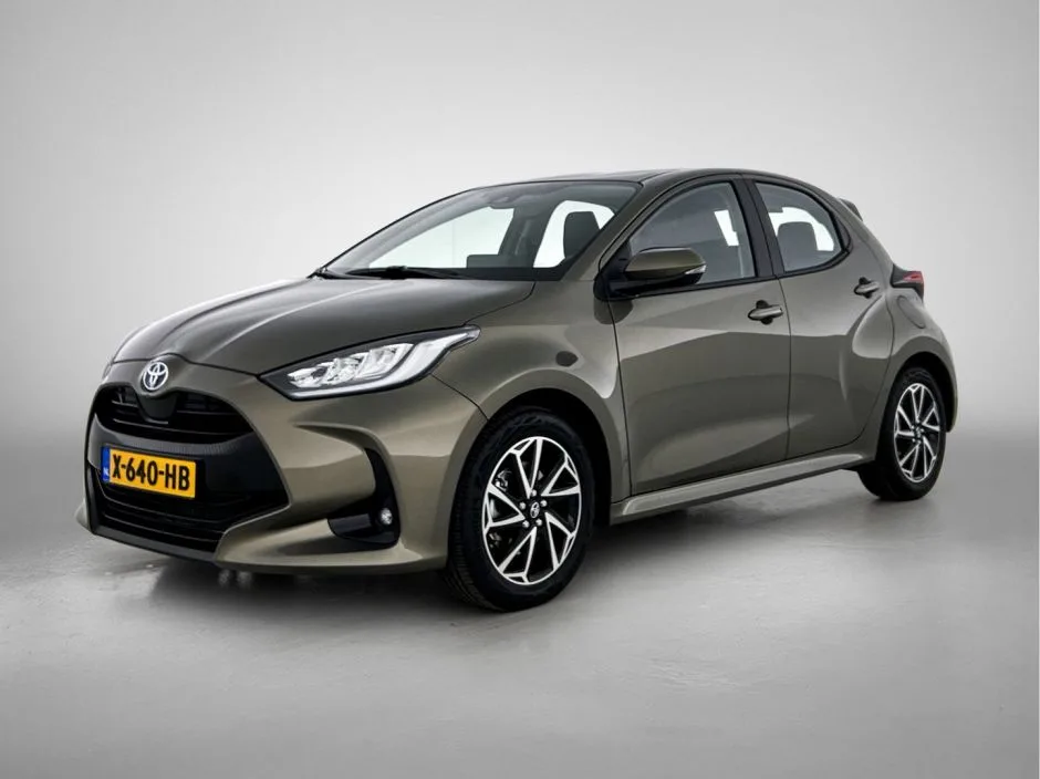 Toyota Yaris (2023) — foto 1