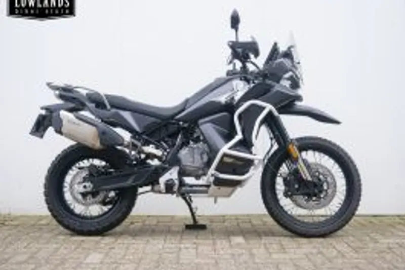 CFMoto 800 MT-X (2025)