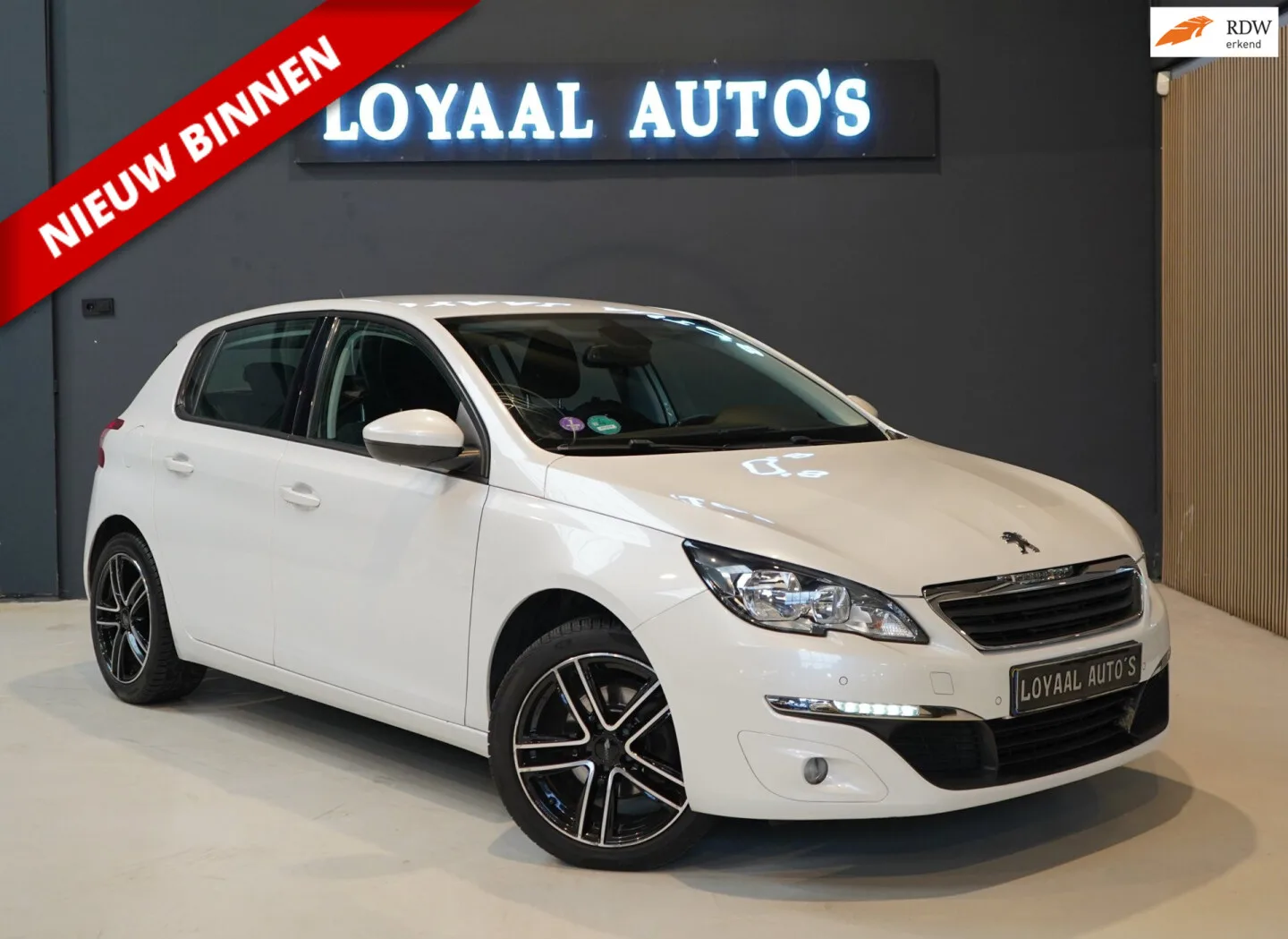 Peugeot 308 (2016) — foto 1