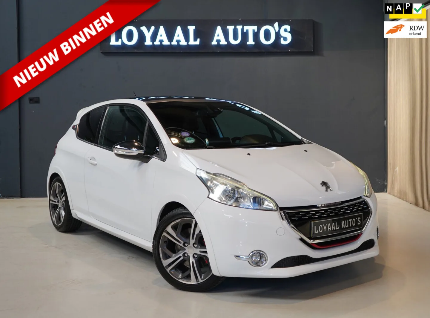 Peugeot 208 (2013) — foto 1