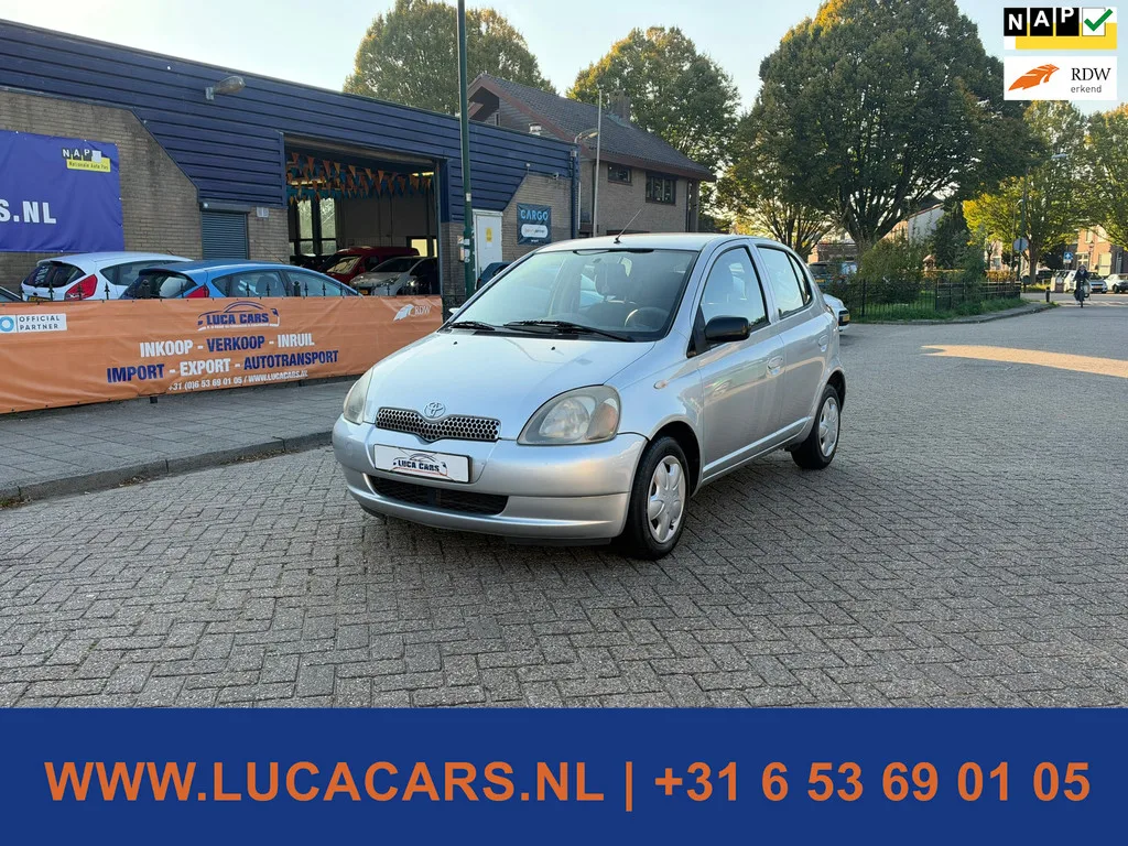 Toyota Yaris (2001) — foto 1