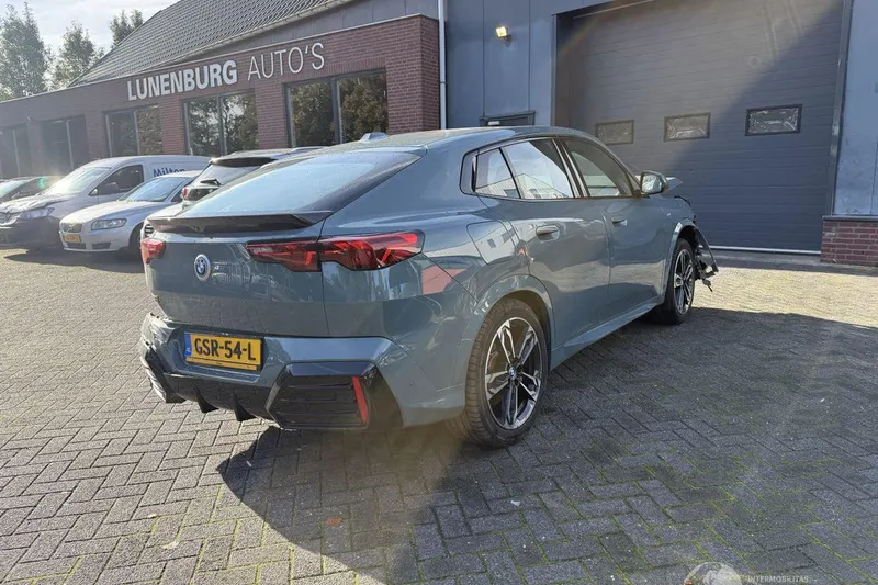 BMW iX2 (2024)