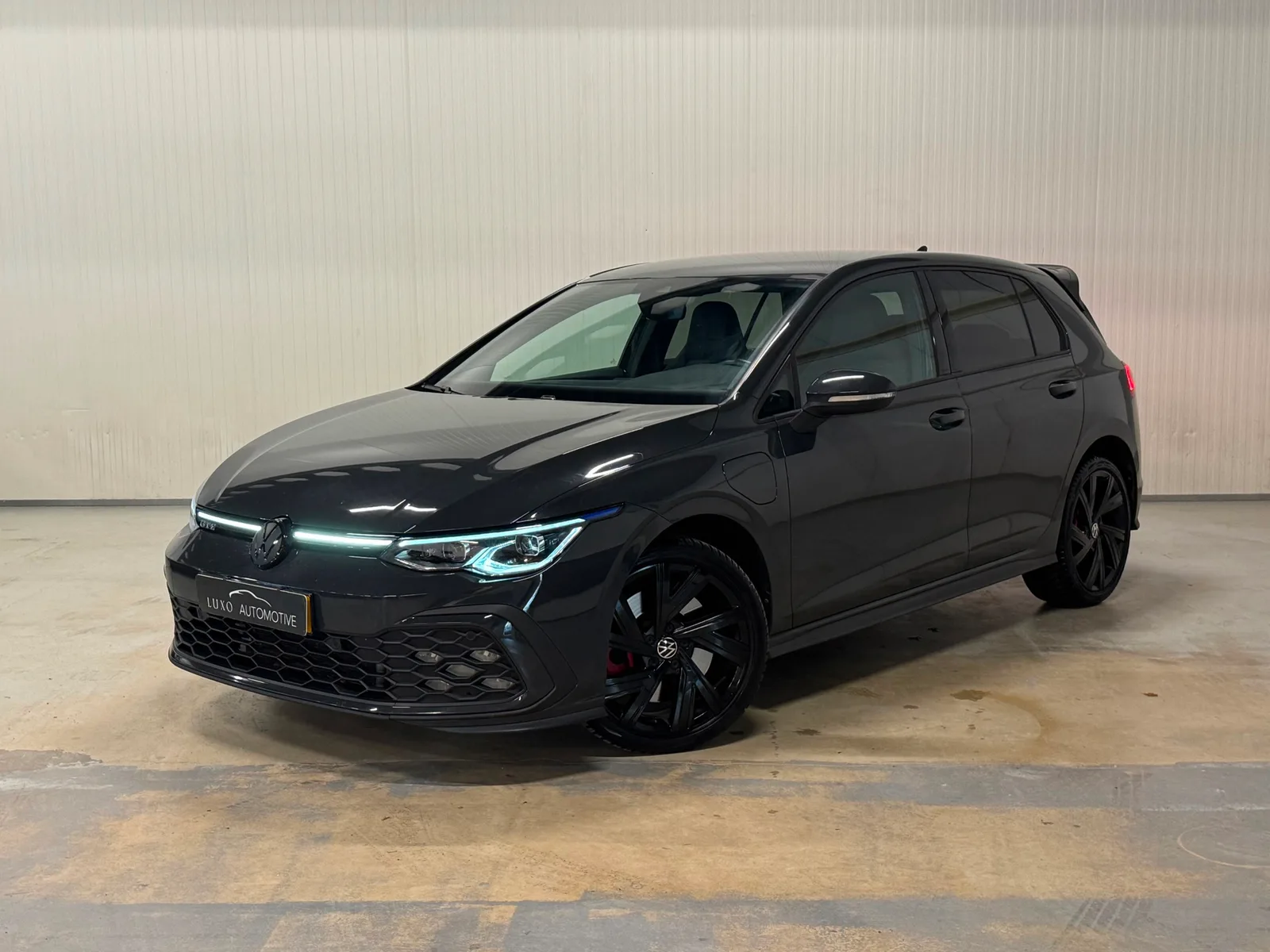 Volkswagen Golf (2021) — foto 1