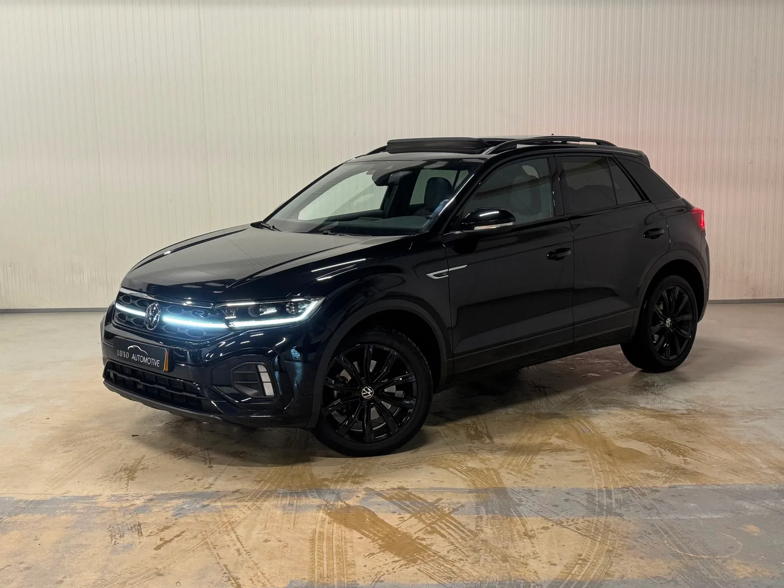 Volkswagen T-Roc (2023) — foto 1