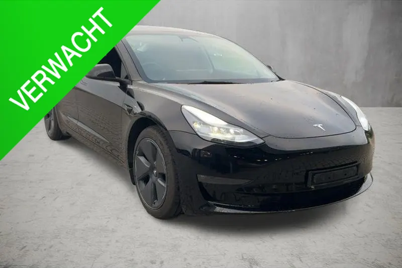 Tesla Model 3 (2022)