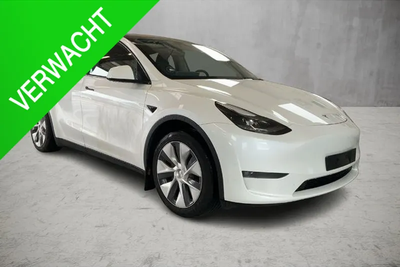 Tesla Model Y (2023)
