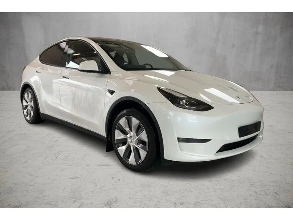 Tesla Model Y (2023) — foto 1