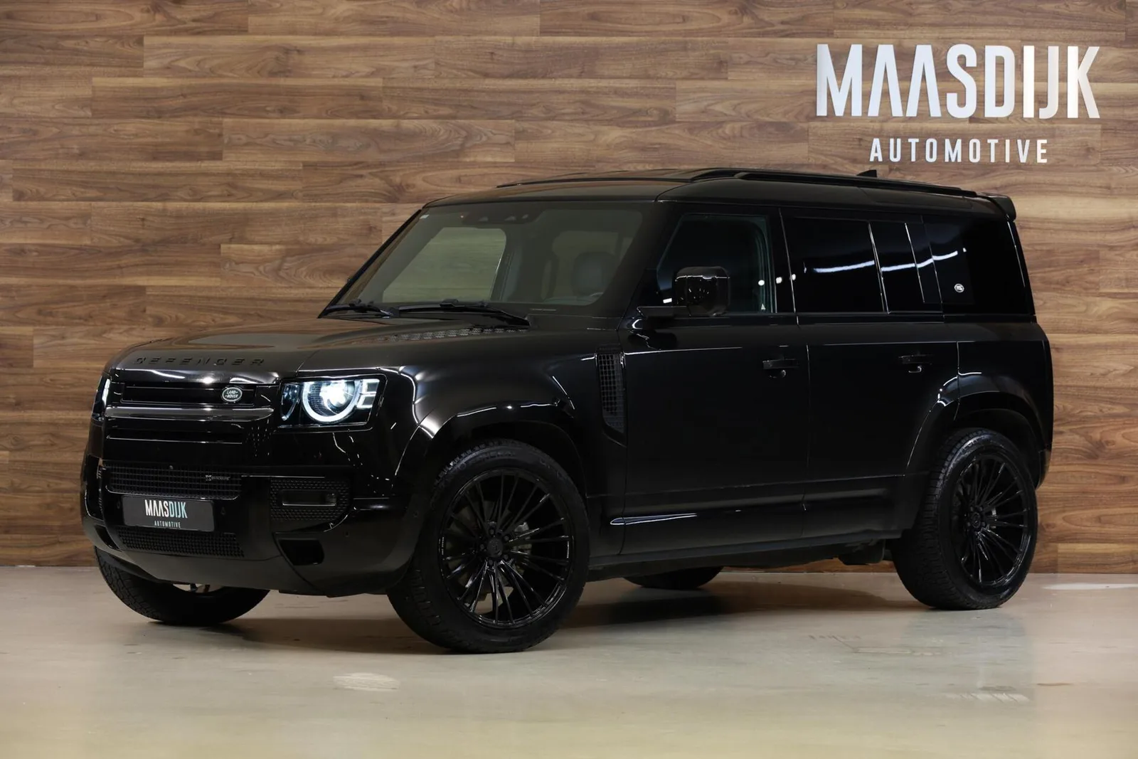 Land Rover Defender (2022) — foto 1