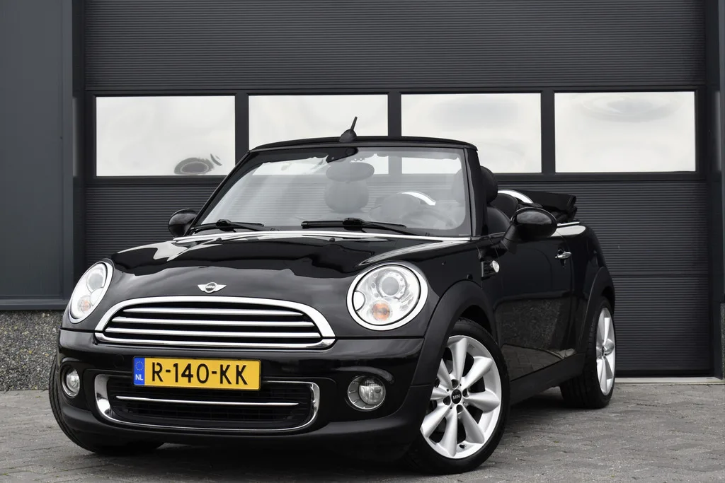 MINI Cabrio (2011) — foto 1