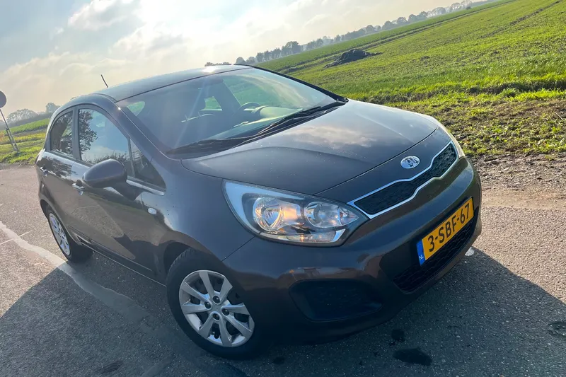 Kia Rio (2013)