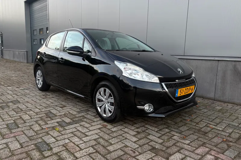 Peugeot 208 (2012)