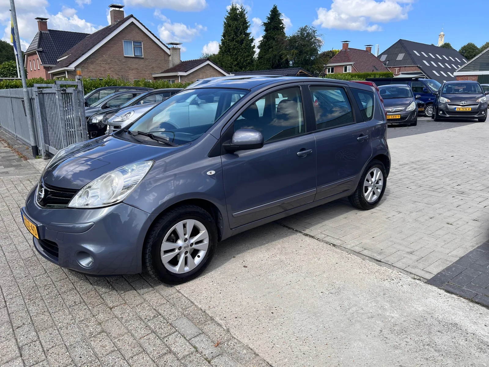 Nissan Note (2010) — foto 1