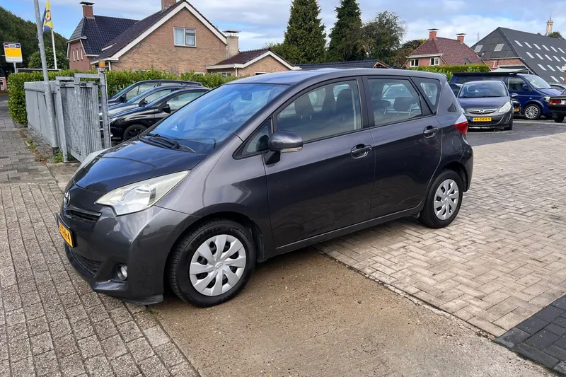 Toyota Verso S (2012)