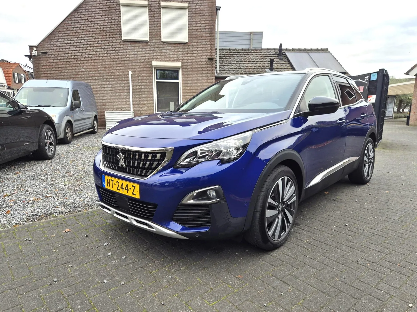 Peugeot 3008 (2017) — foto 1