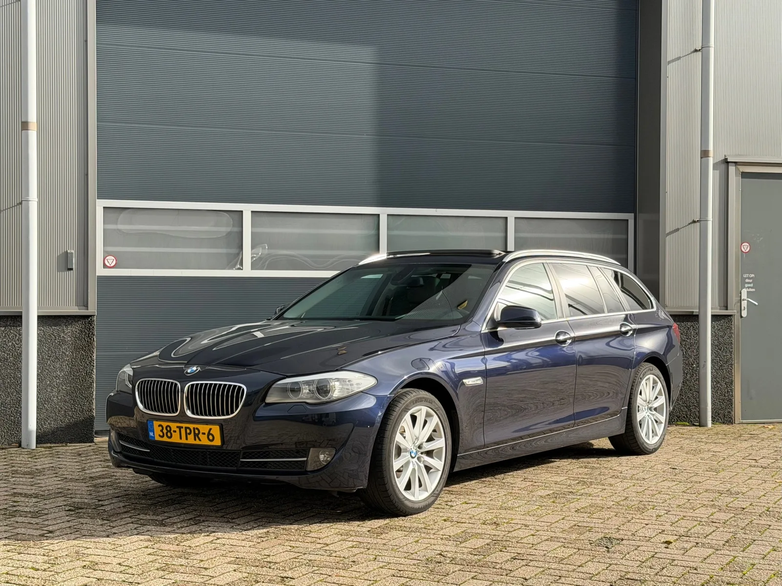 BMW 5-Serie (2012) — foto 1
