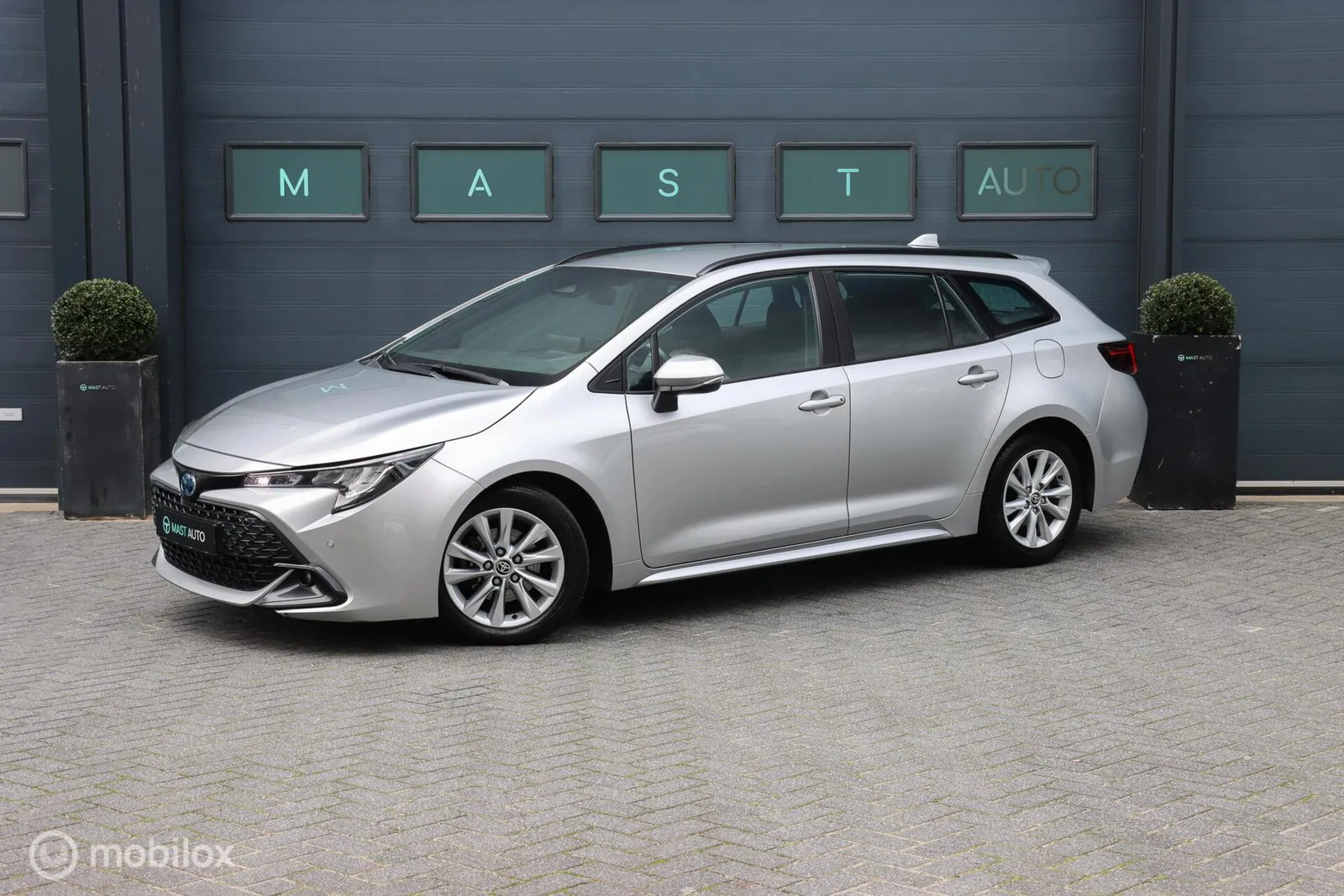 Toyota Corolla (2024) — foto 1