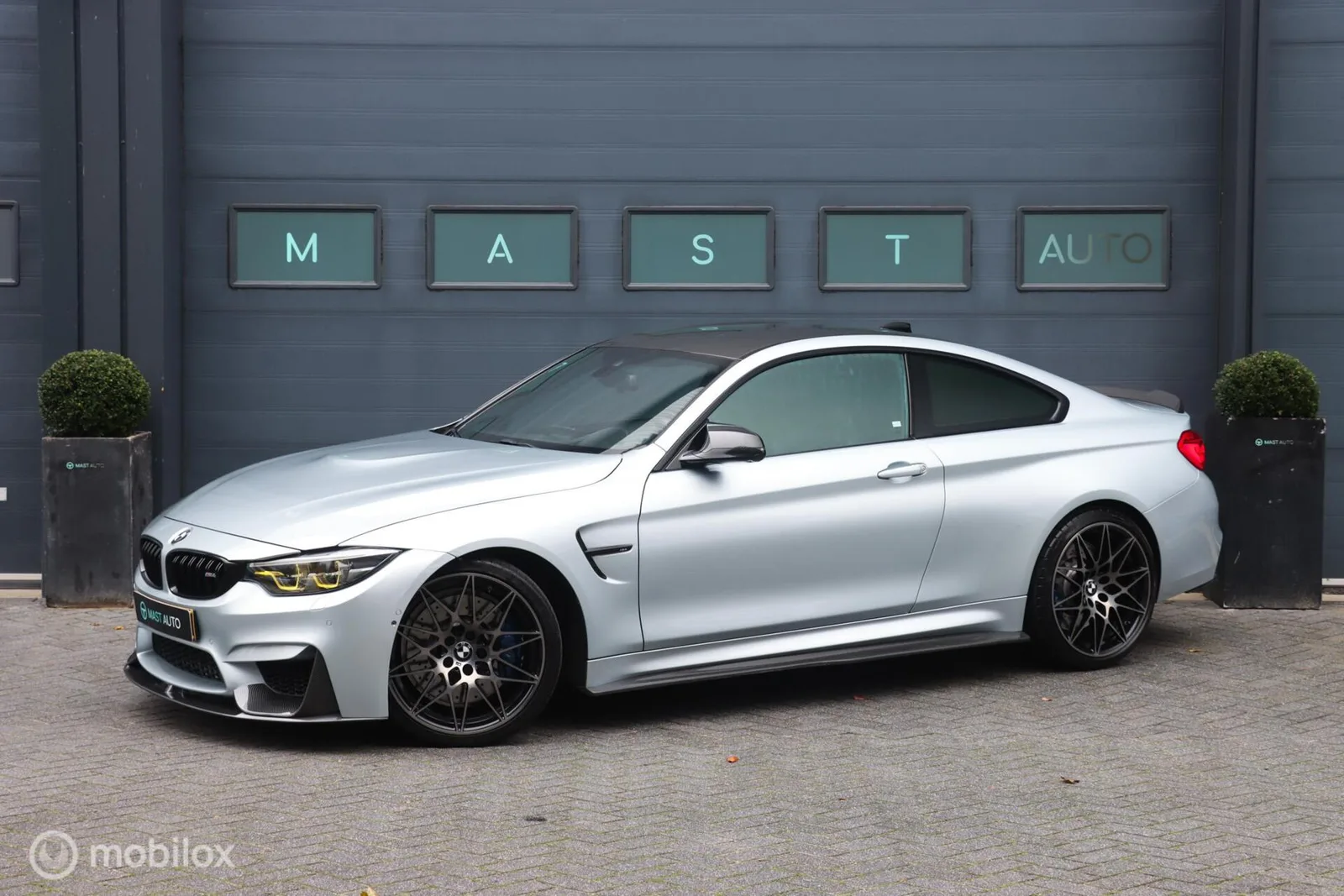 BMW M4 (2017) — foto 1