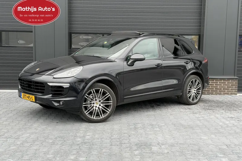 Porsche Cayenne (2015)