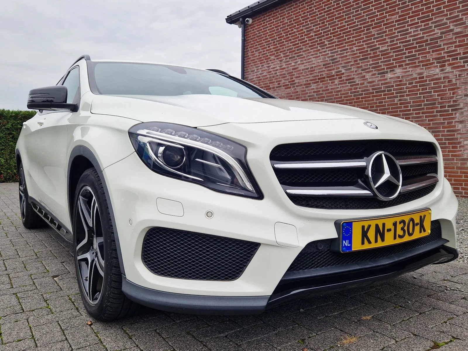 Mercedes-Benz GLA-Klasse (2016) — foto 1