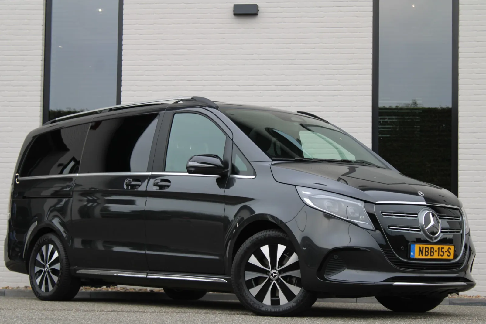 Mercedes-Benz EQV (2025) — foto 1