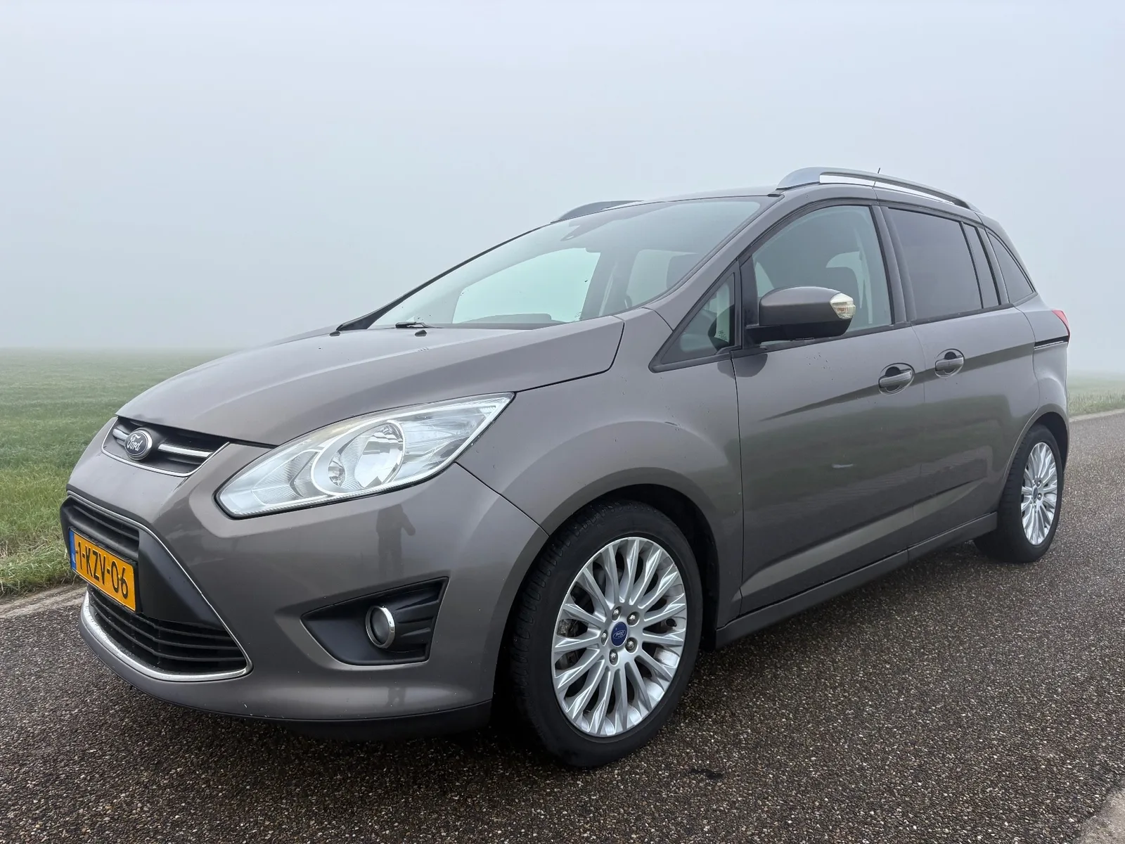 Ford Grand C-Max (2013) — foto 1