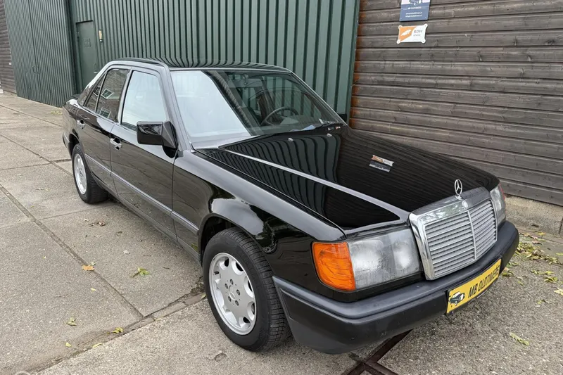 Mercedes-Benz 200-Serie (1985)