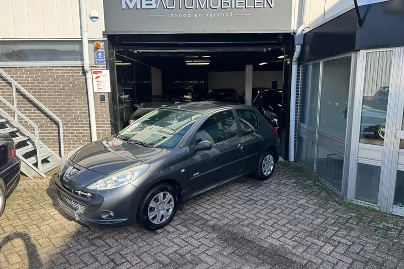 Peugeot 206+ (2011)