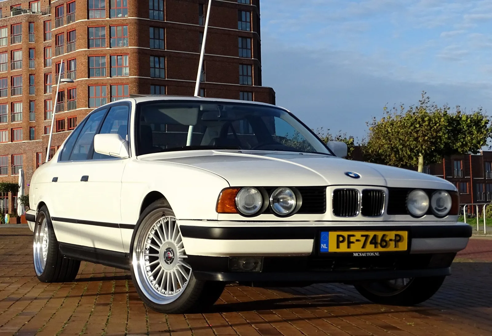 BMW 5-Serie (1990) — foto 1