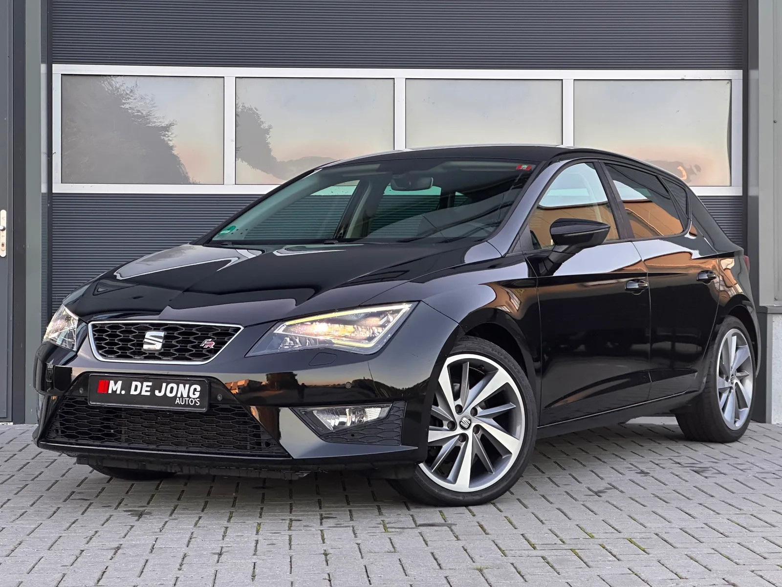 SEAT Leon (2017) — foto 1