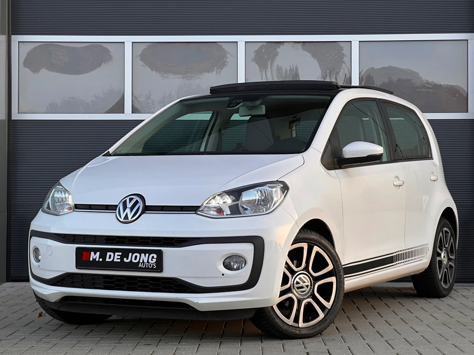Volkswagen Up! (2018) — foto 1