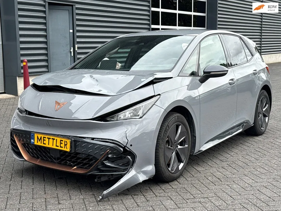 CUPRA Born (2024) — foto 1